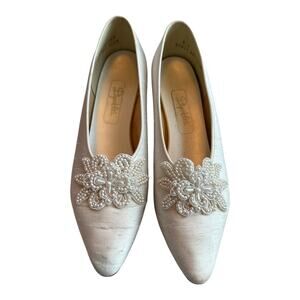VTG Dyeables White Silk Wedding Heel Pumps W. Beaded Pearl Decoration Shoes Sz 8